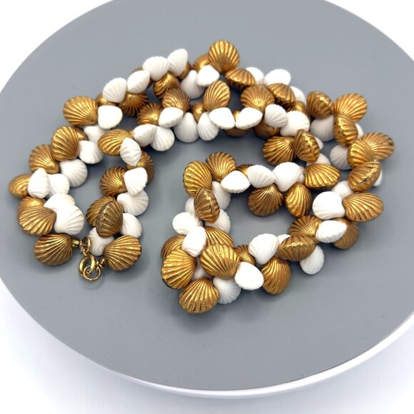 Vintage Double Twist Gold Tone White Plastic Sea Shell Beaded Necklace 20" - Picture 7 of 13